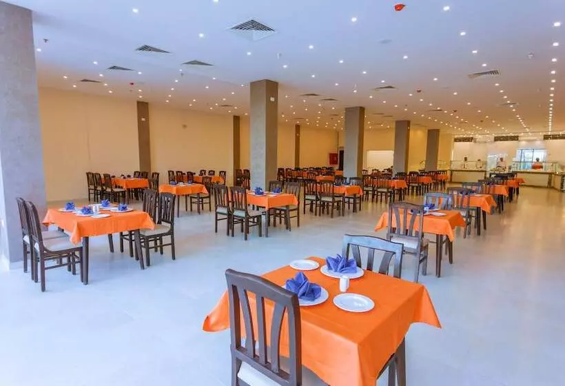 Hotelli La Rosa Waves Beach   Couple & Families Only