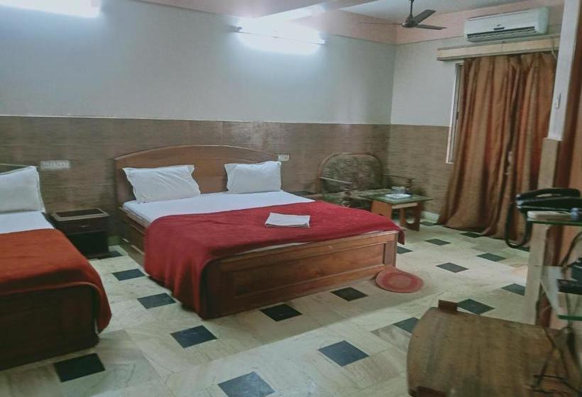 Отель Sonar Tori