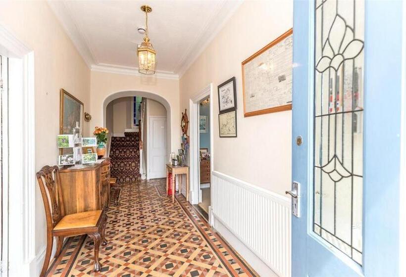 Pendyffryn Manor Bed & Breakfast