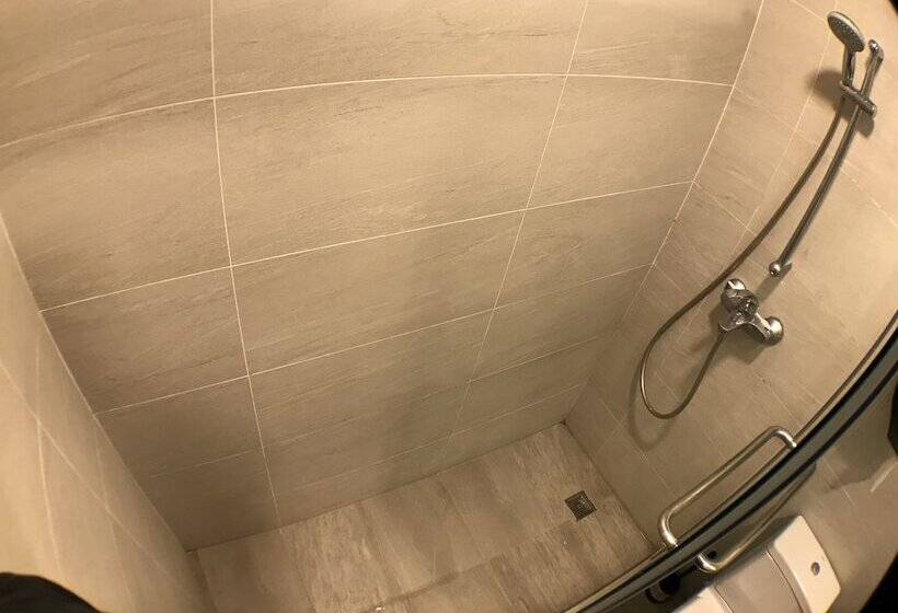 پانسیون The House