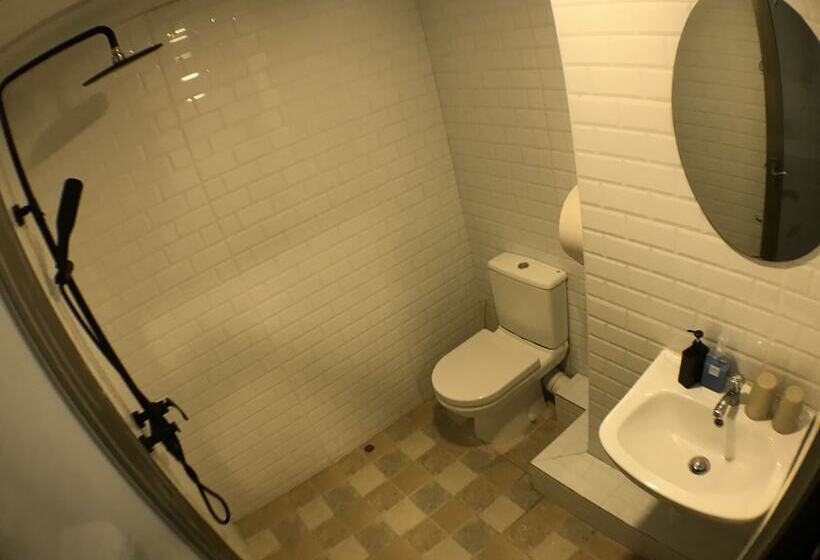 پانسیون The House