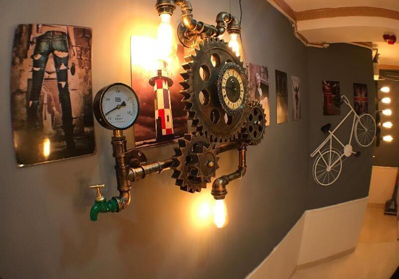 پانسیون The House