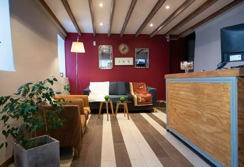 تختخواب و صبحانه Bo Hotel & Terraza