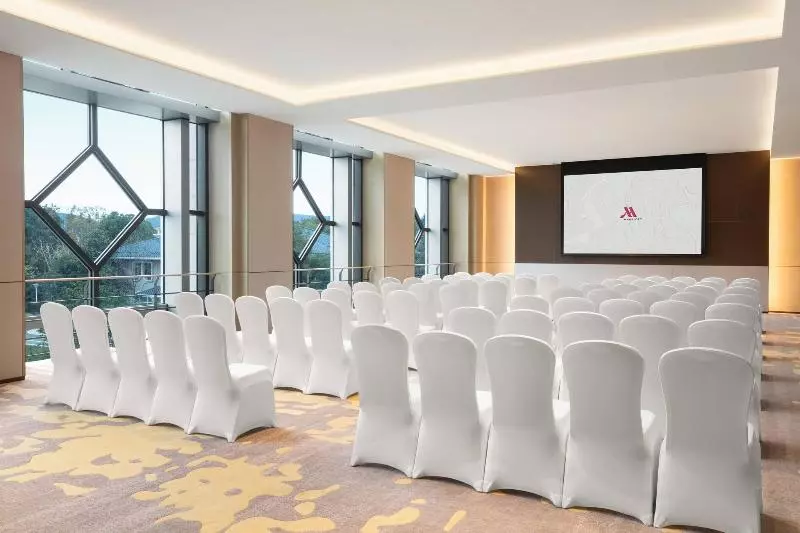 Hotelli Courtyard By Marriott Wuxi Lihu Lake