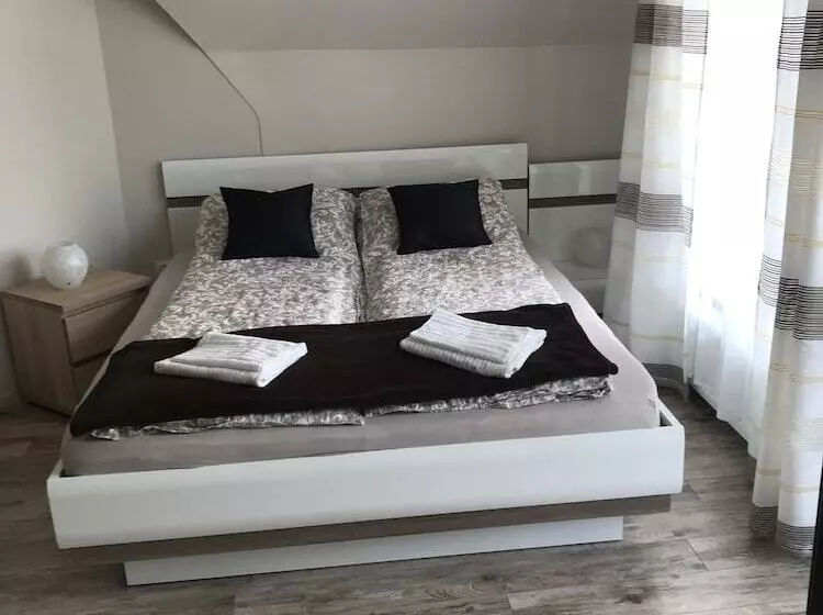 F57   Frankó Családi Panzió