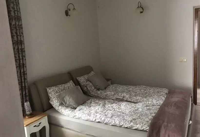 F57   Frankó Családi Panzió
