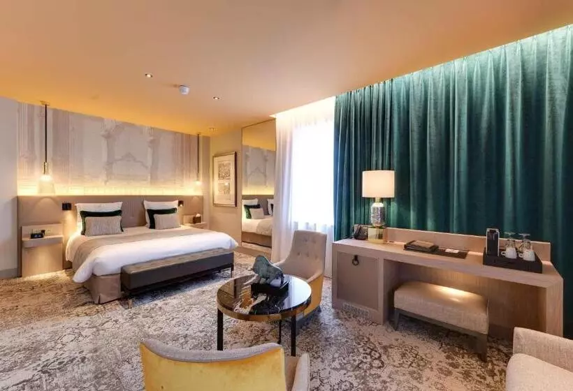 Hotelli Hôtel & Spa Les Sept Fontaines Best Western Premier