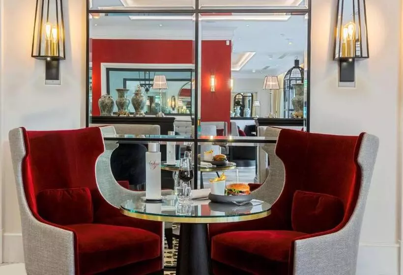 Hotelli Hôtel & Spa Les Sept Fontaines Best Western Premier