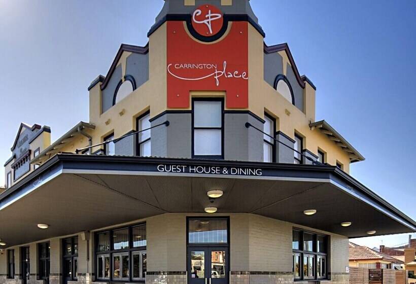 בית מלון כפרי Carrington Place