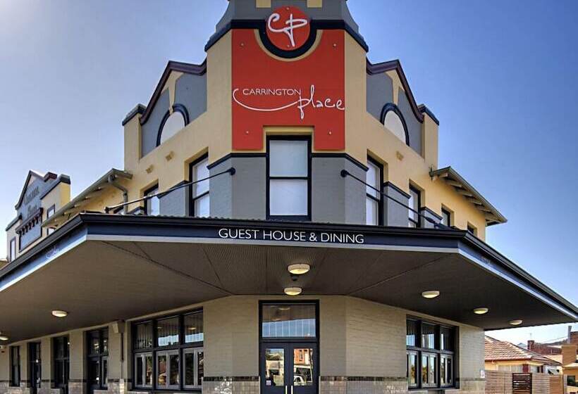 בית מלון כפרי Carrington Place