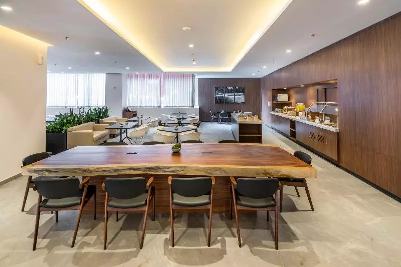 هتل City Express Plus By Marriott San Luis Potosi