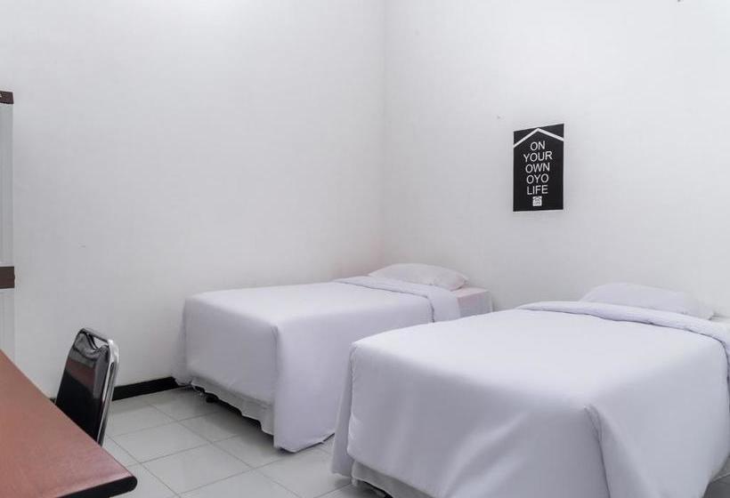 Hotell Oyo 2952 Elohim Kost