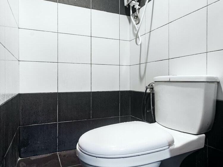 בית מלון כפרי Oyo 89885 Nice Stay Three Six Five Services