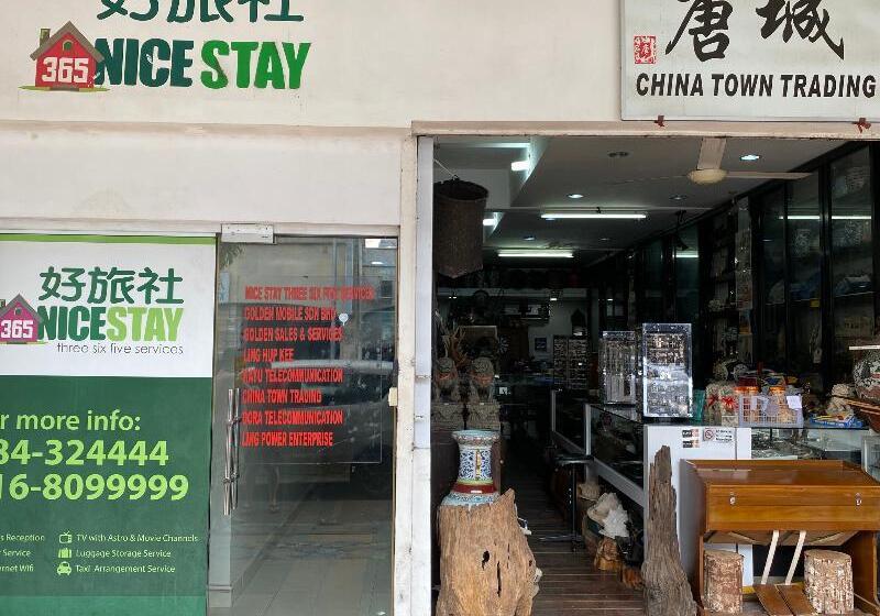 בית מלון כפרי Oyo 89885 Nice Stay Three Six Five Services