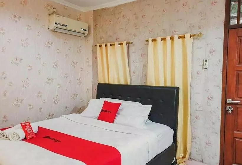 Majatalo Reddoorz Plus Near Trans Studio Cibubur 2