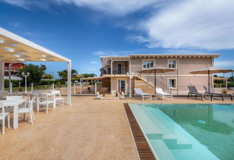 مبيت وإفطار Tramonto Ibleo Resort