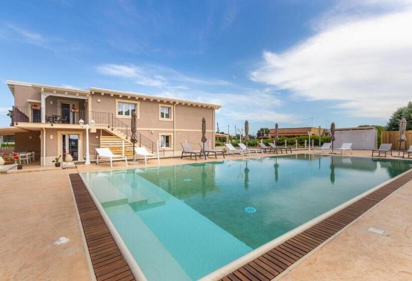 مبيت وإفطار Tramonto Ibleo Resort