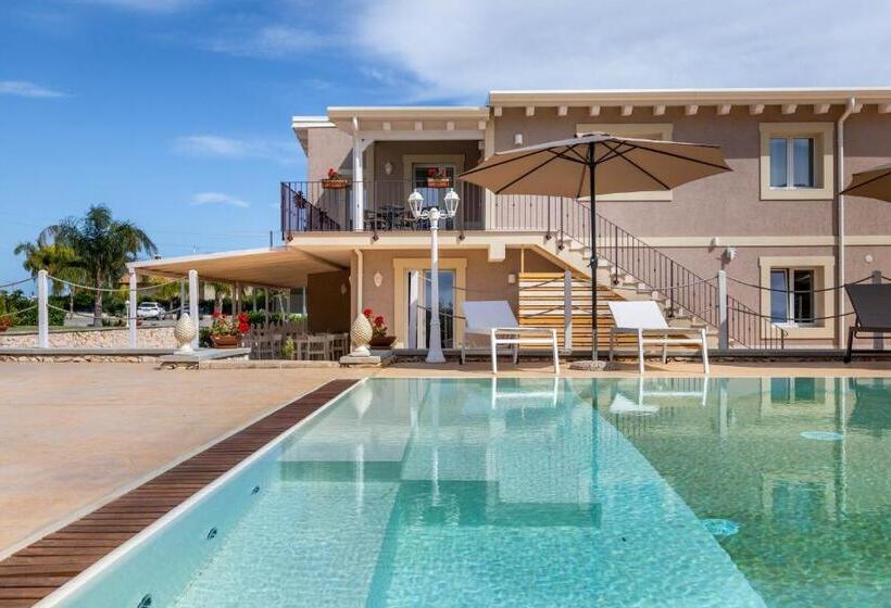 مبيت وإفطار Tramonto Ibleo Resort