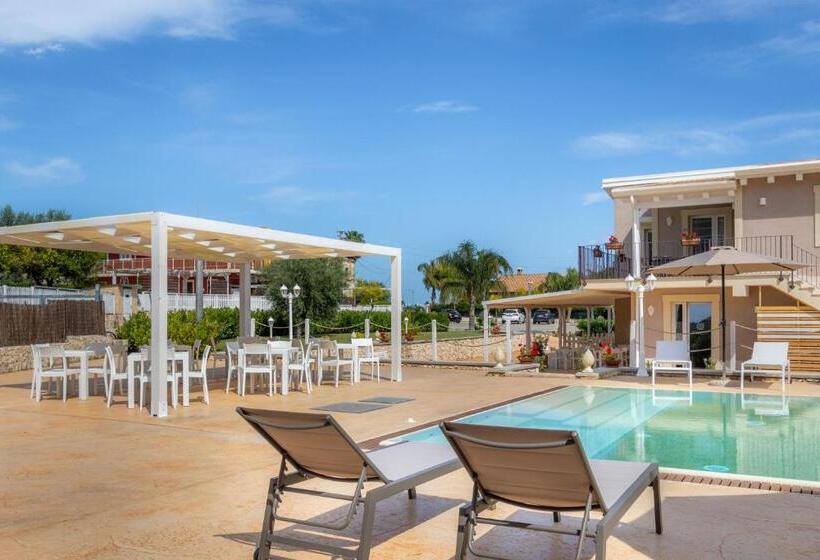 مبيت وإفطار Tramonto Ibleo Resort