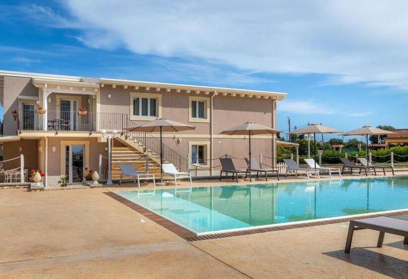 مبيت وإفطار Tramonto Ibleo Resort