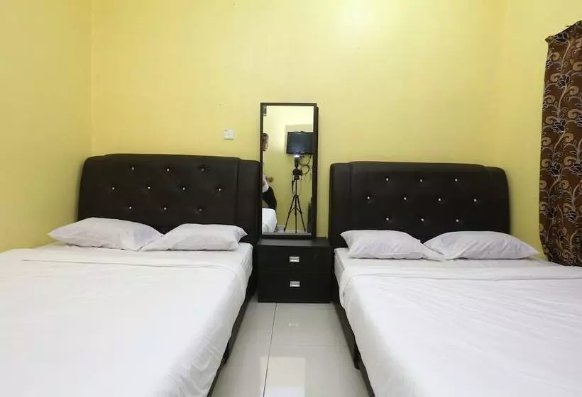 Hotelli Oyo 89819 Raz  Kelulut