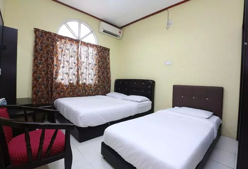 Hotelli Oyo 89819 Raz  Kelulut