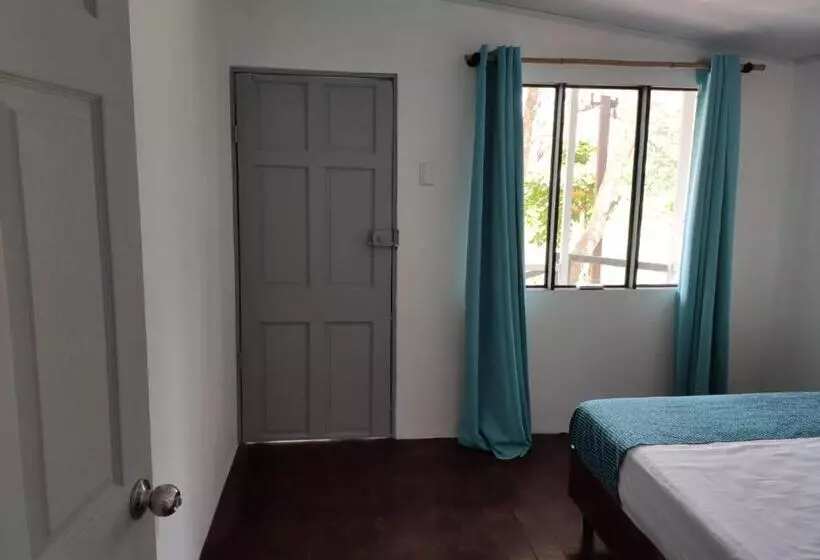 Hotelli Uvita Pirates Hostel