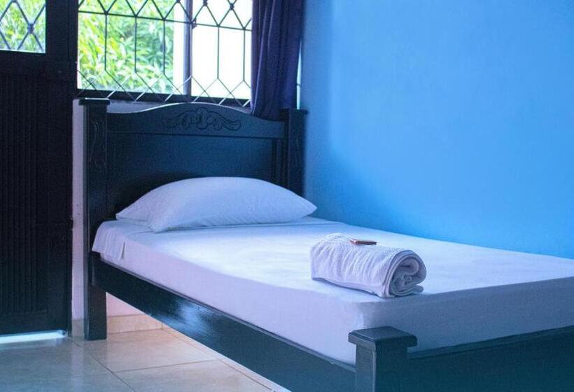 پانسیون Casa Hostal Rico Vacile