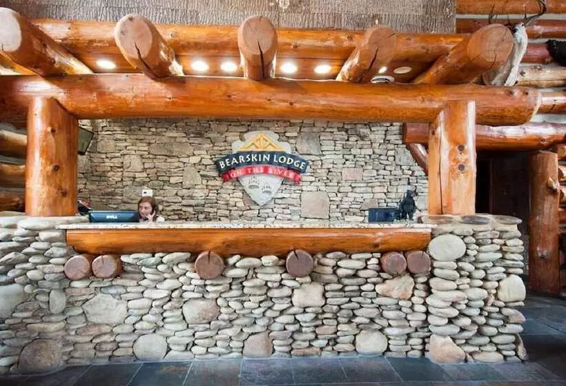 ホテル Bearskin Lodge On The River