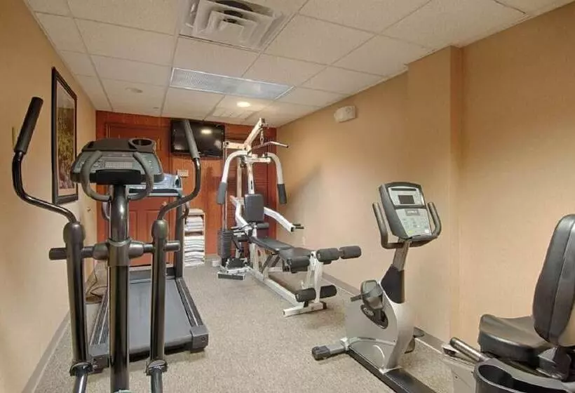 ホテル Bearskin Lodge On The River