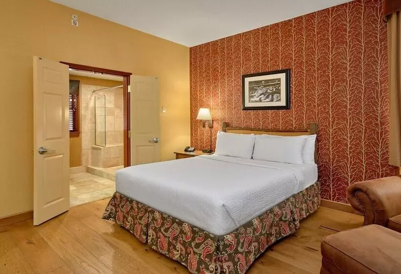 ホテル Bearskin Lodge On The River