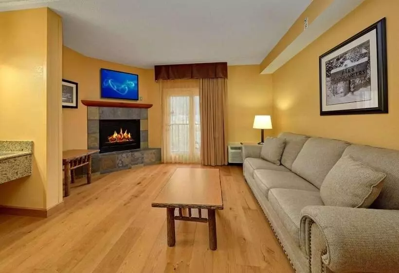 ホテル Bearskin Lodge On The River