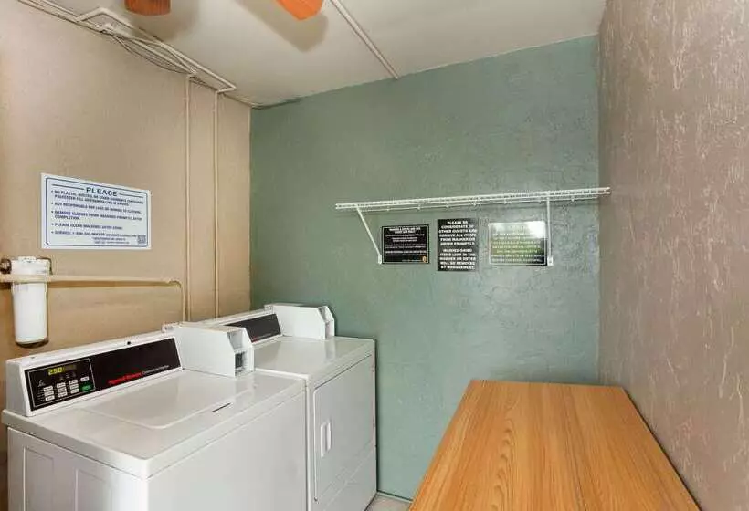 هتل Super 8 By Wyndham Bradenton Sarasota Area