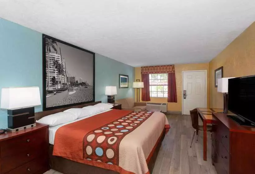 هتل Super 8 By Wyndham Bradenton Sarasota Area