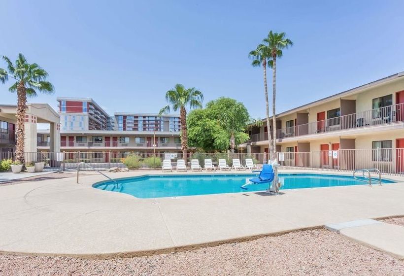 Отель Super 8 By Wyndham Tempe/asu/airport