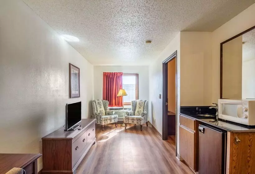 Motel 6 Saukville, Wi