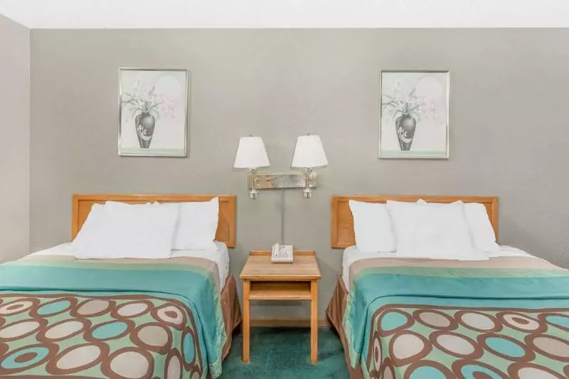 モーテル Budgetel Inn & Suites