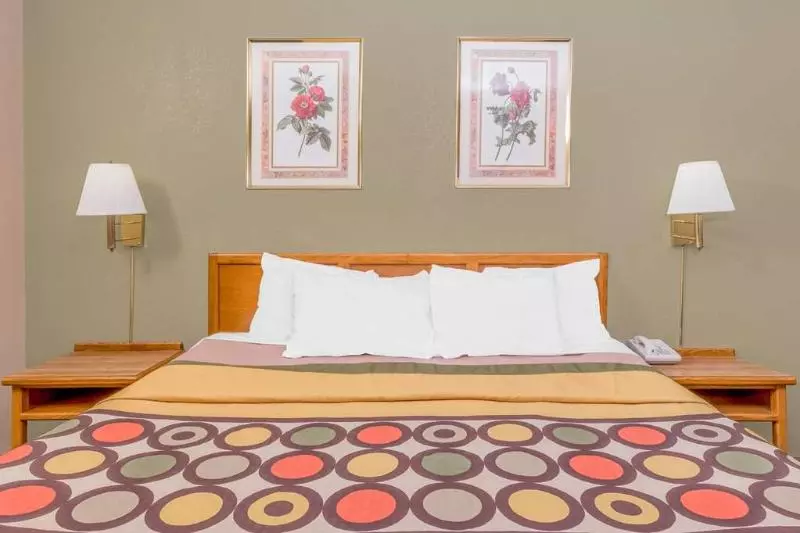 モーテル Budgetel Inn & Suites