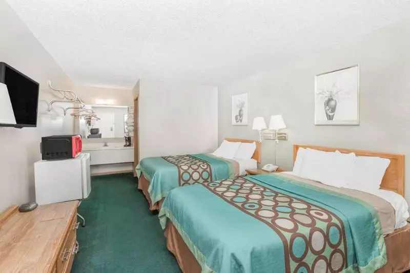 モーテル Budgetel Inn & Suites