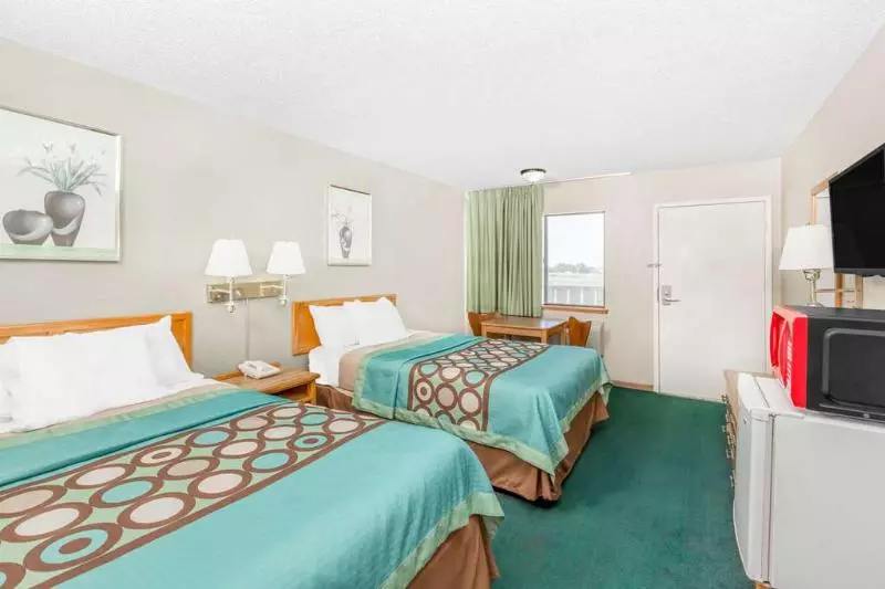 モーテル Budgetel Inn & Suites