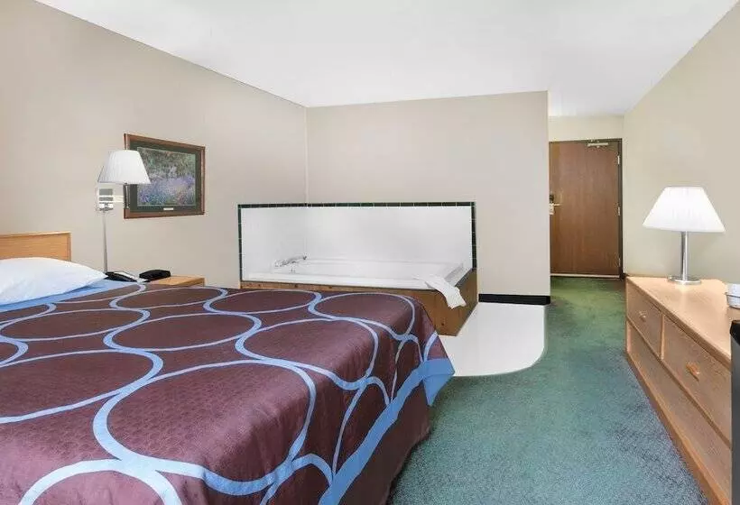 モーテル Northwoods Inn And Suites