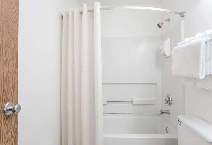 Motel Super 8 By Wyndham Hampton