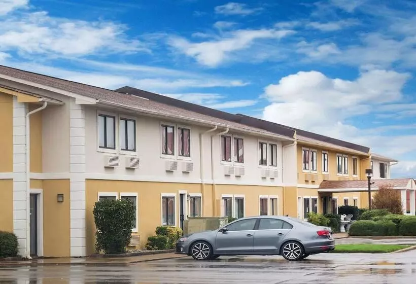 مُتل Super 8 By Wyndham Jonesboro