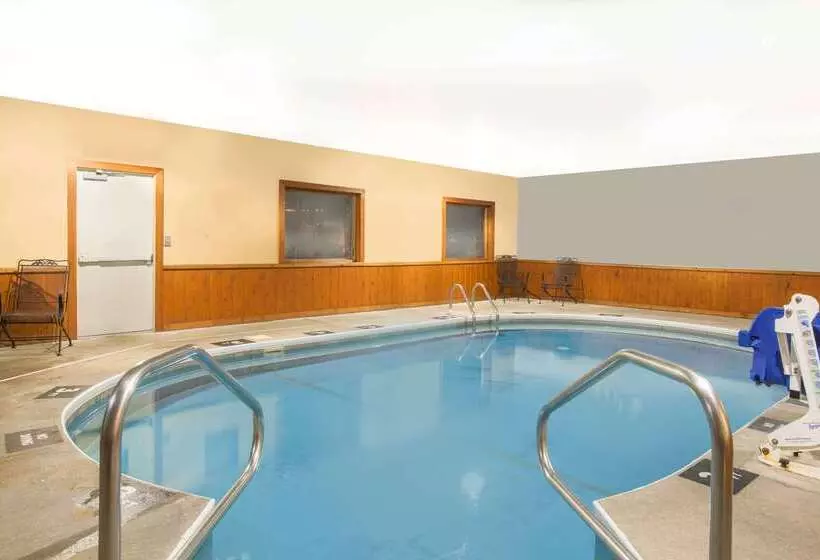 مُتل Super 8 By Wyndham Mason City