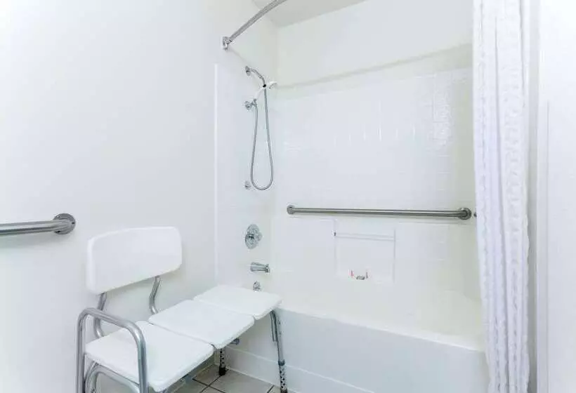 모텔 Super 8 By Wyndham Montpelier