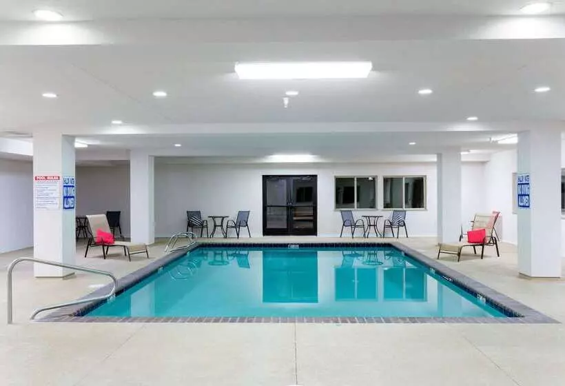 모텔 Super 8 By Wyndham Montpelier