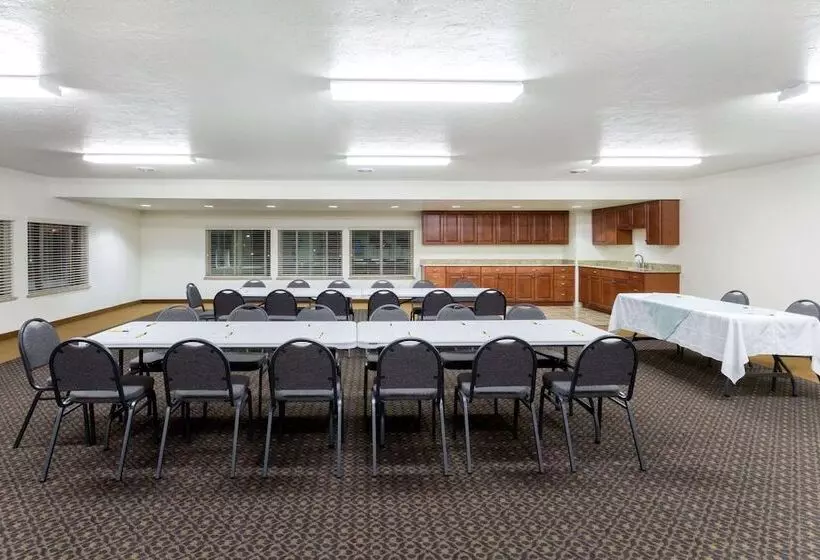 모텔 Super 8 By Wyndham Montpelier