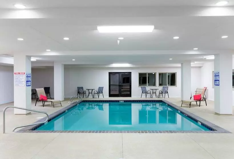 모텔 Super 8 By Wyndham Montpelier