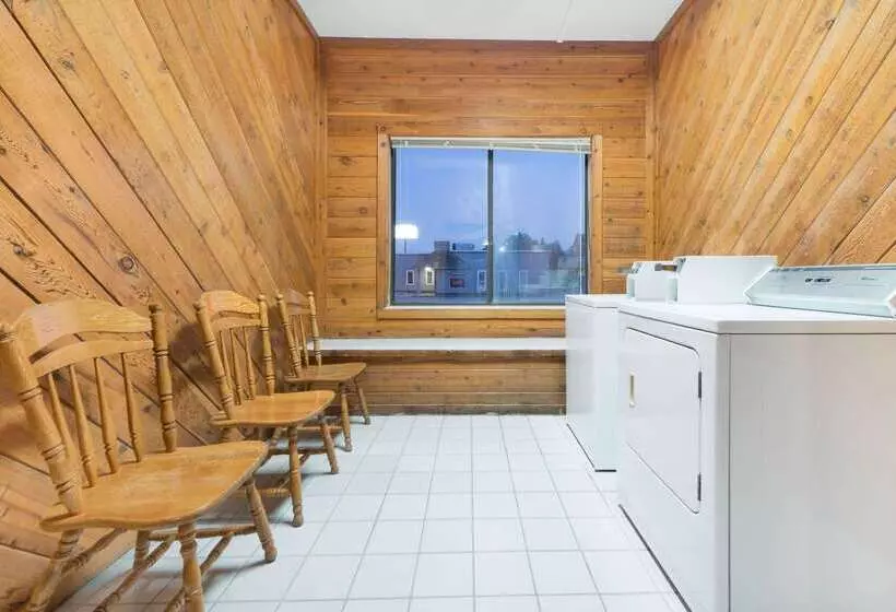 مُتل Super 8 By Wyndham Ottumwa