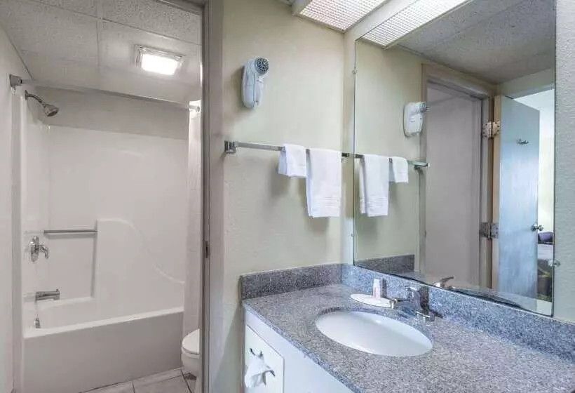 모텔 Super 8 By Wyndham Wapakoneta